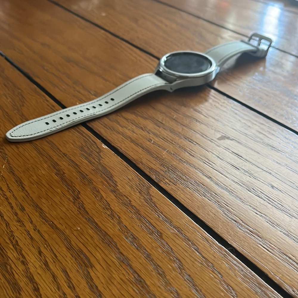 Samsung Galaxy Smart Watch - Silver Band 20mm. SN: R965U Sapphire Crystal LTE - Picture 2 of 8
